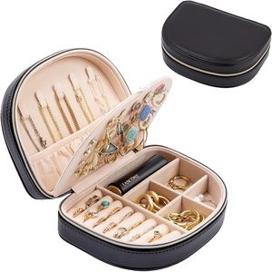 NWT- travel jewelry case. 2 layer organizer (black).